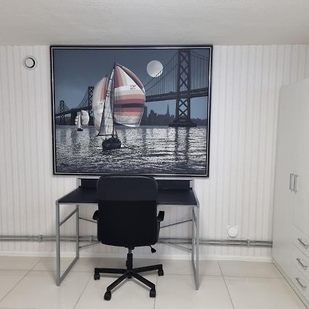 Apartmán Moonlight - Trevlig Kallarlagenhet Broby Exteriér fotografie