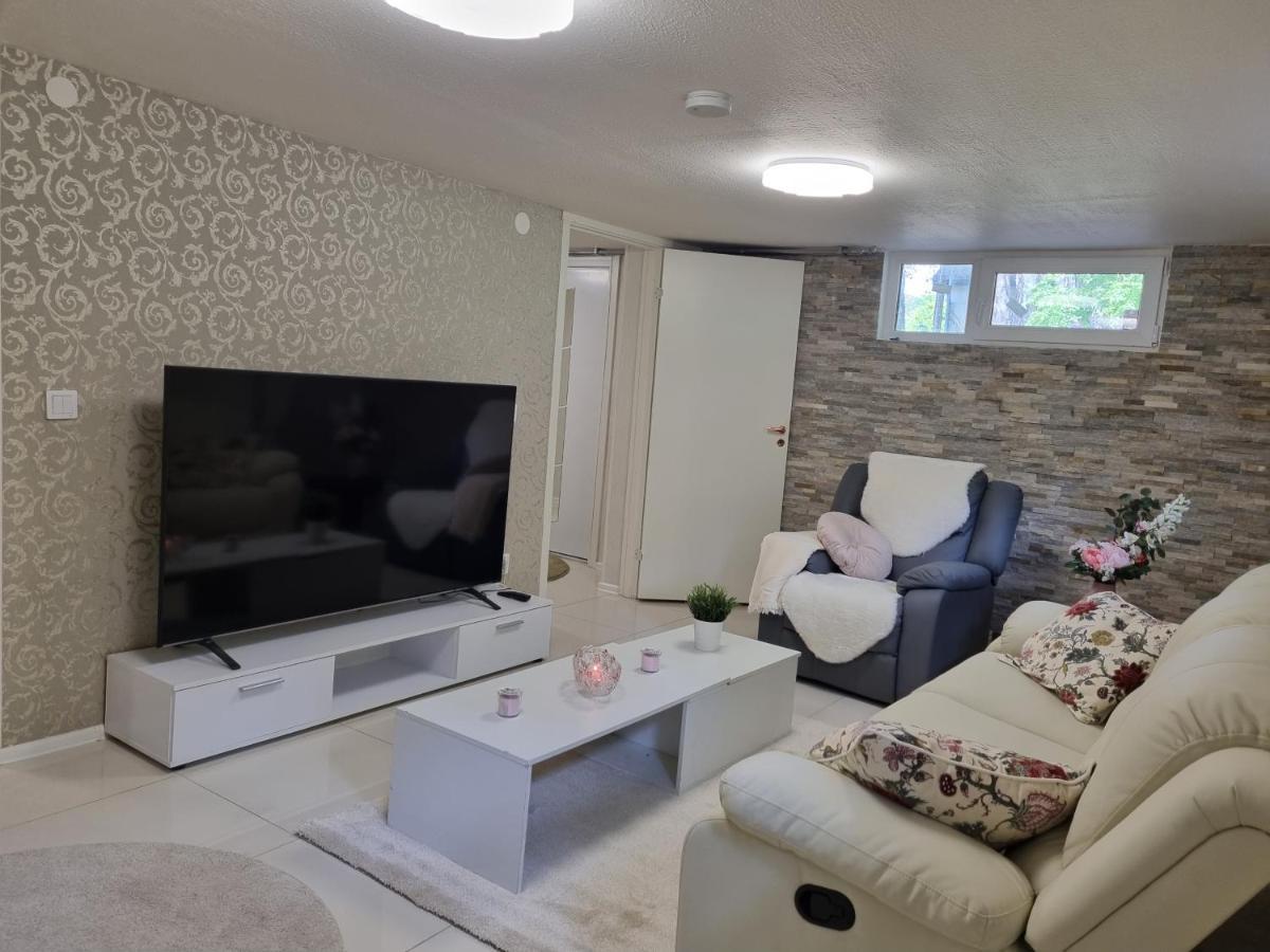 Apartmán Moonlight - Trevlig Kallarlagenhet Broby Exteriér fotografie